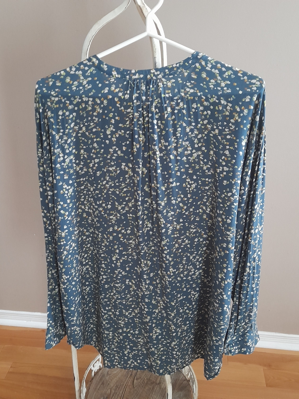 Reitmans Blue Floral Button-Up Blouse - Picture 3 of 6